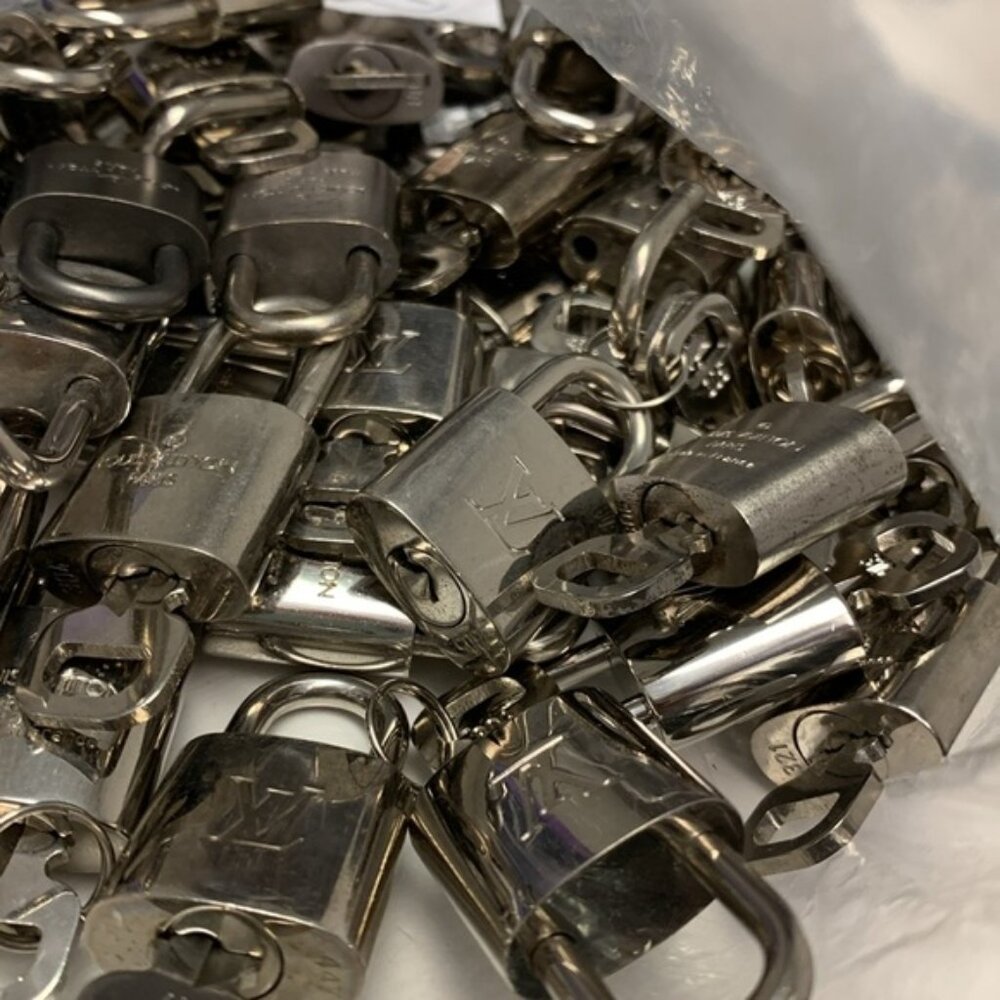 411 LV PADLOCK & KEY SILVER QTY 50 $PB15.74-411